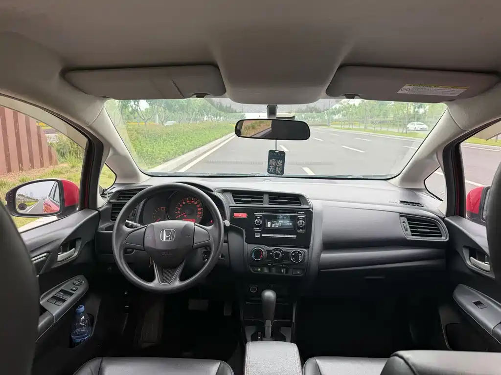 Honda Fit — миниатюра 6