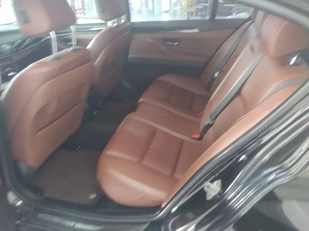 BMW 5 Series — миниатюра 17