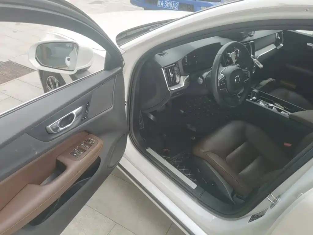 Volvo S60 — миниатюра 16