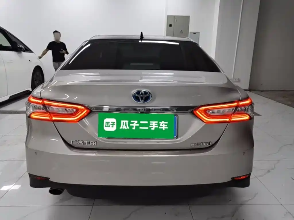 Toyota Camry — миниатюра 6