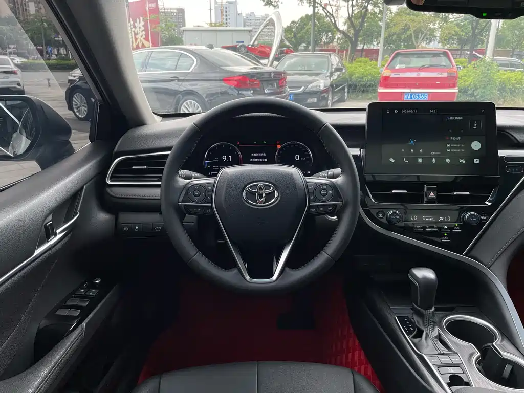 Toyota Camry — миниатюра 17