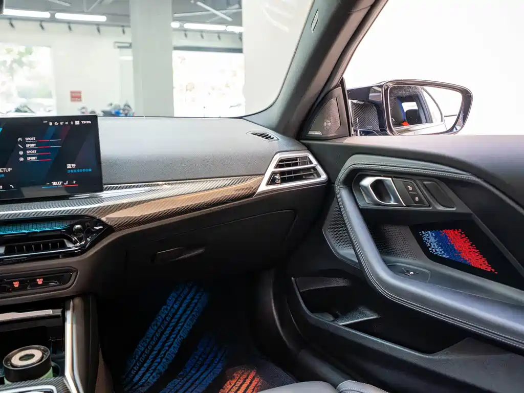 BMW M2 — миниатюра 11