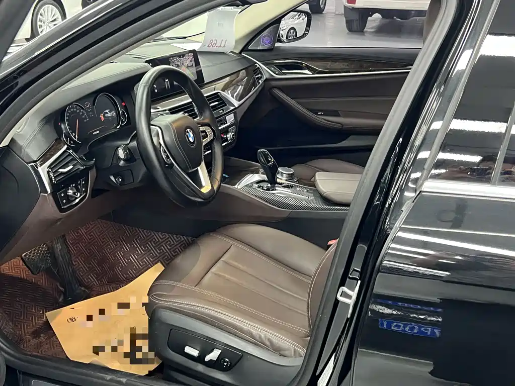 BMW 5 Series — миниатюра 7