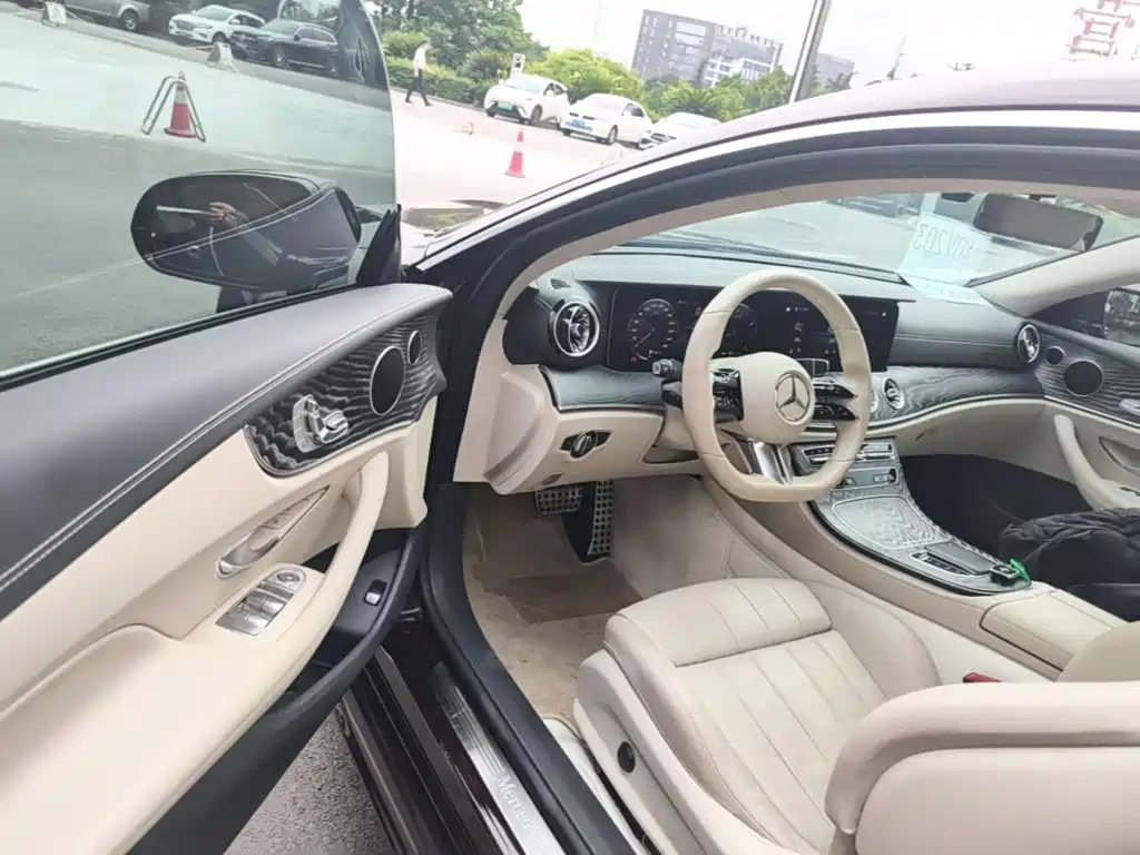 Mercedes-Benz E-Class (Import) — миниатюра 21