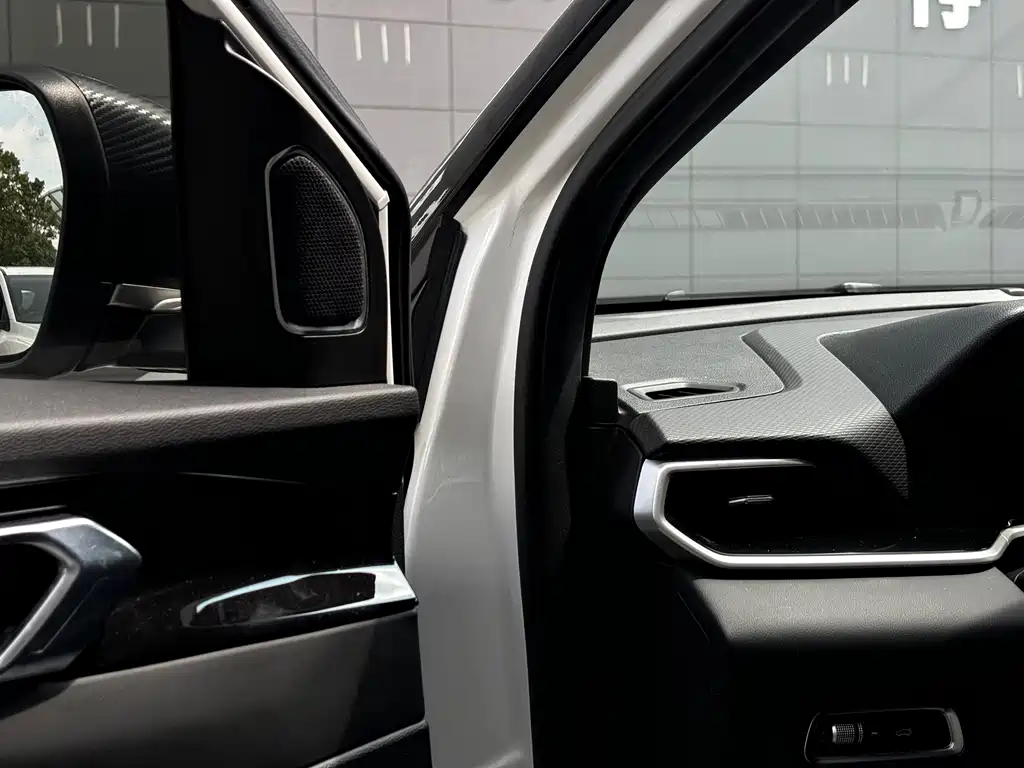 Geely Binyue — миниатюра 12