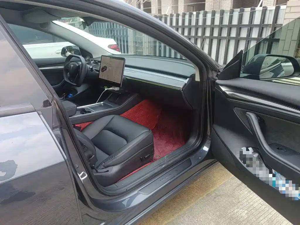 Tesla Model 3 — миниатюра 25