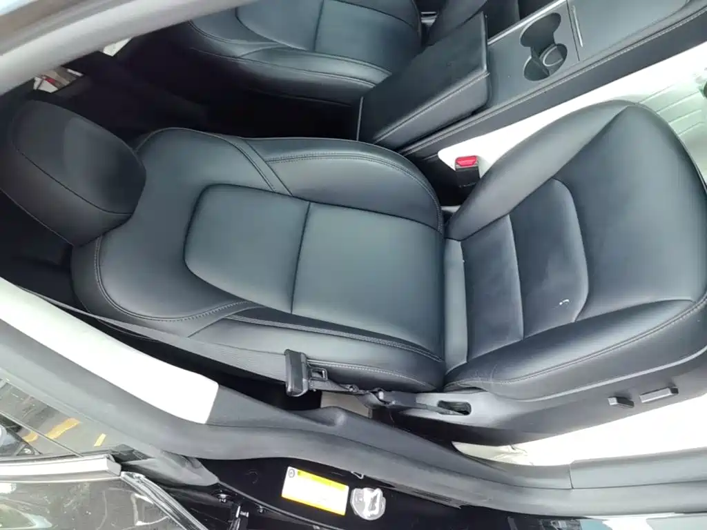 Tesla Model Y — миниатюра 25