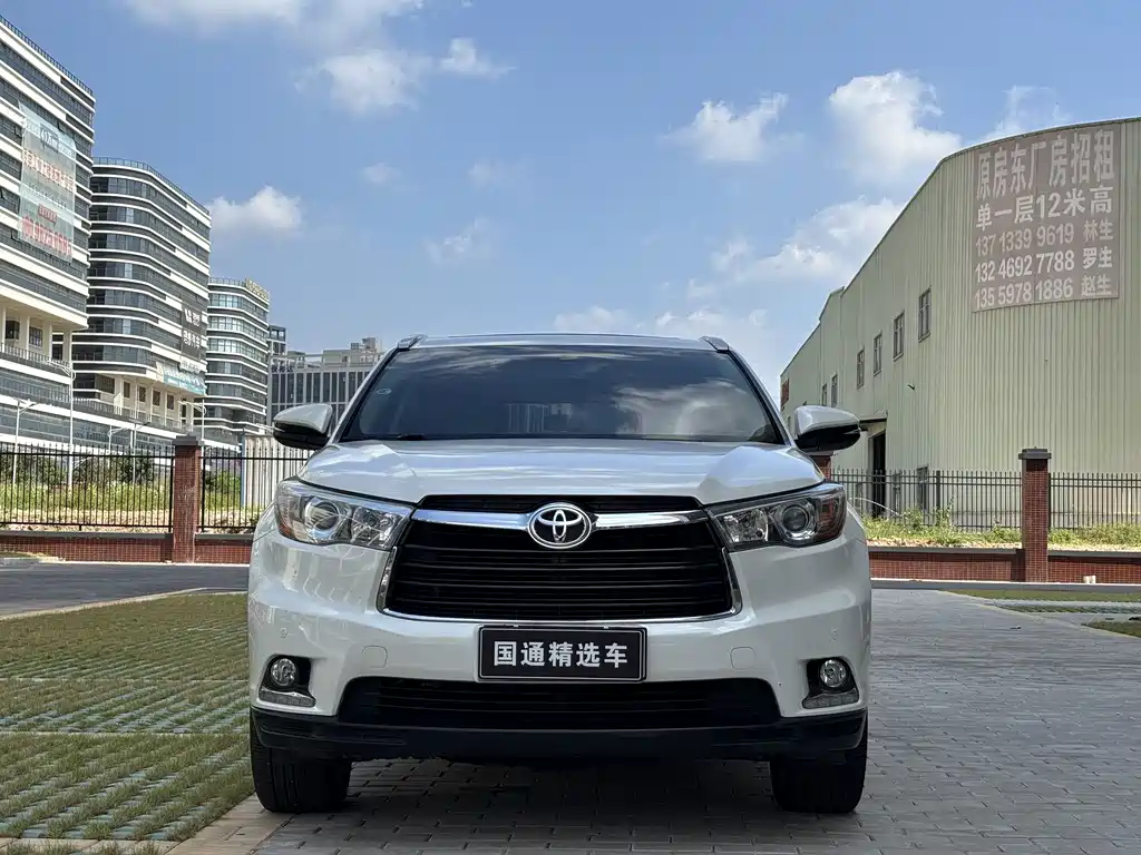 TOYOTA HIGHLANDER