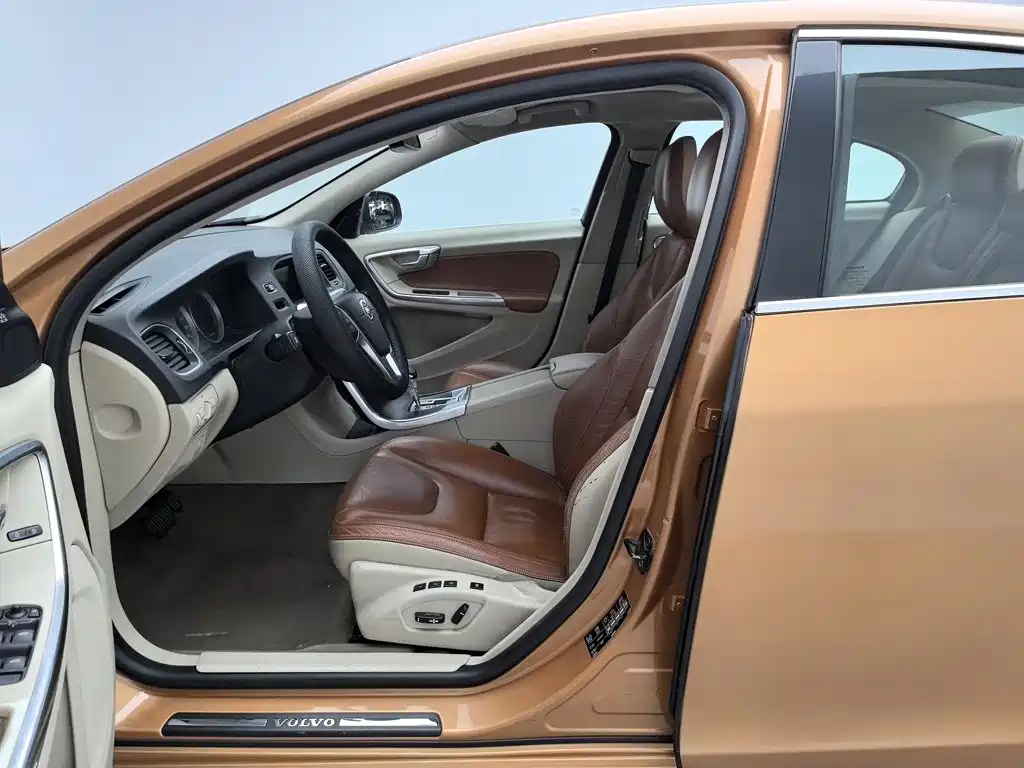 Volvo S60 (Import) — миниатюра 10