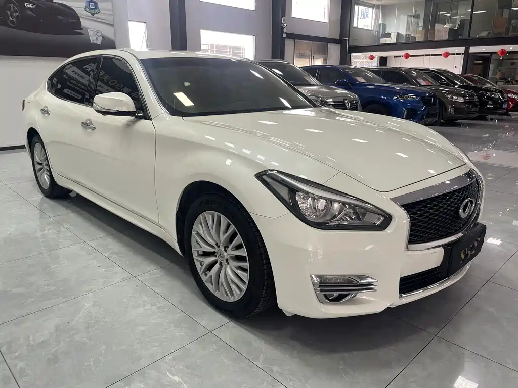 Infiniti Q70 — миниатюра 3