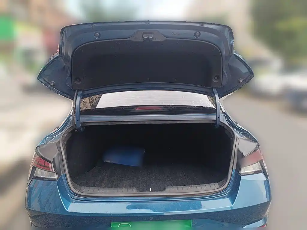 Hyundai Elantra — миниатюра 10