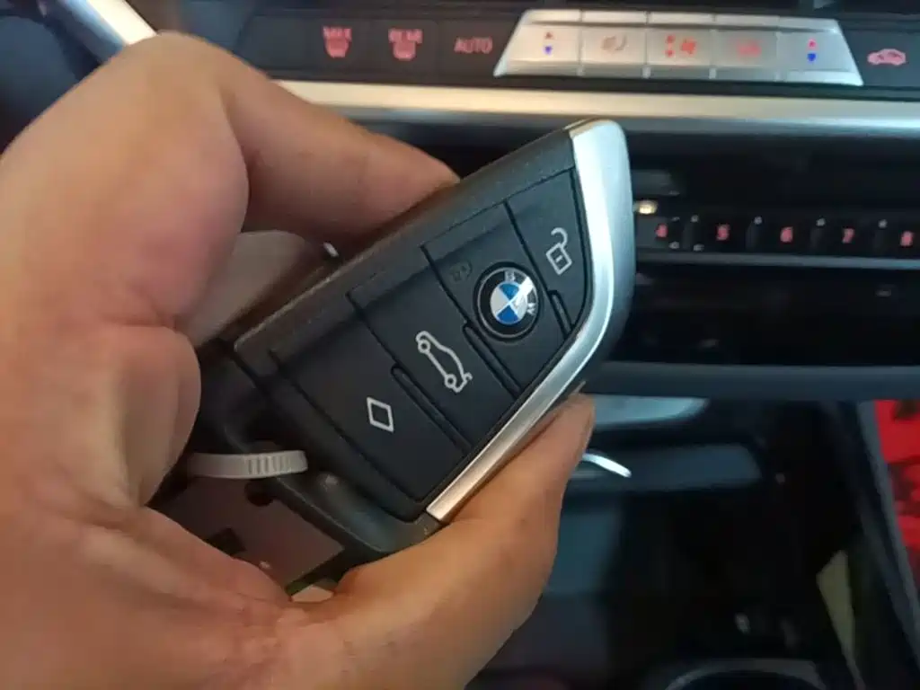 BMW iX3 — миниатюра 9