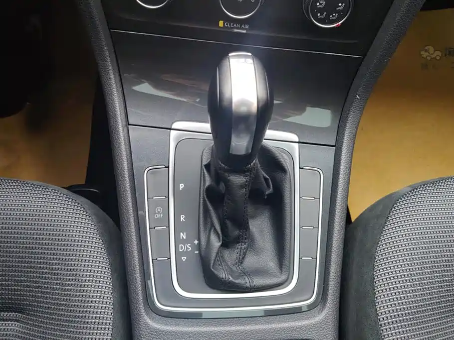 Volkswagen Golf — миниатюра 16