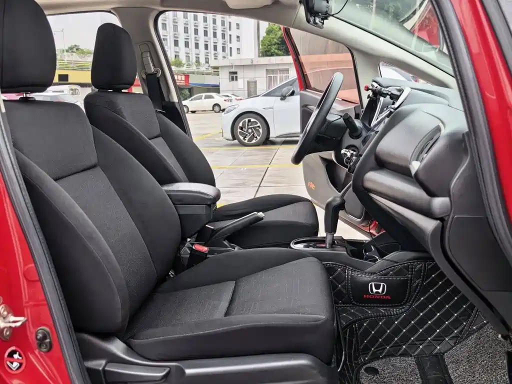 Honda Fit — миниатюра 6