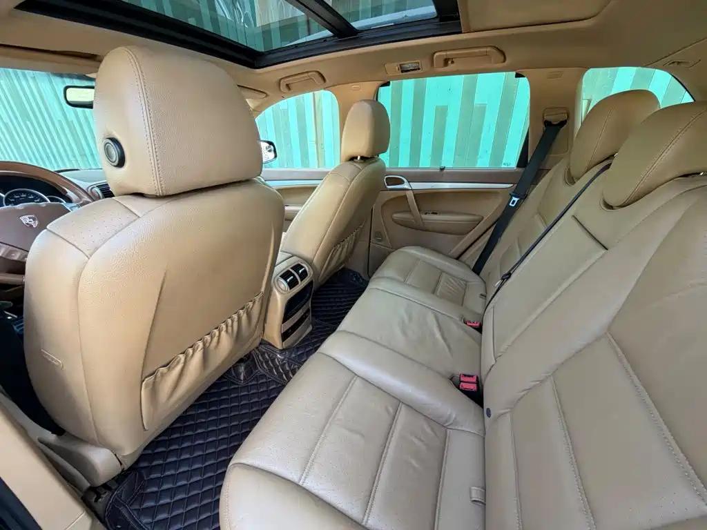 Porsche Cayenne — миниатюра 8