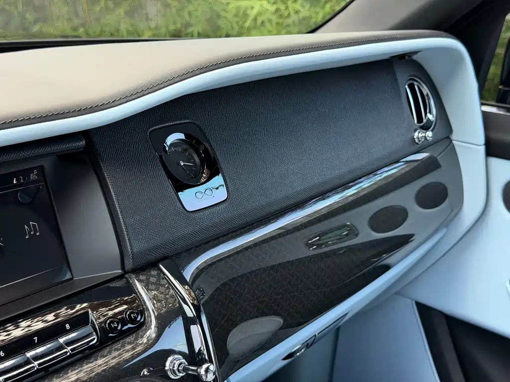 Rolls-Royce Cullinan — миниатюра 11