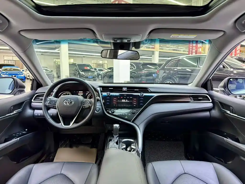 Toyota Camry — миниатюра 20