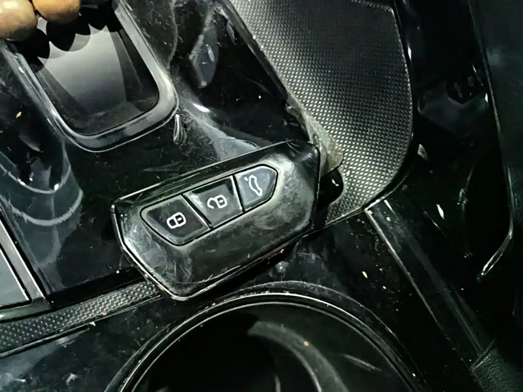 Hyundai Elantra — миниатюра 9