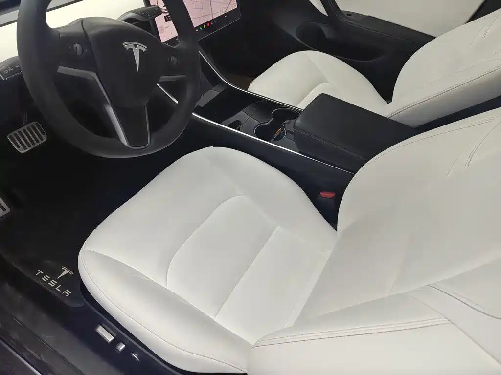 Tesla Model 3 — миниатюра 10