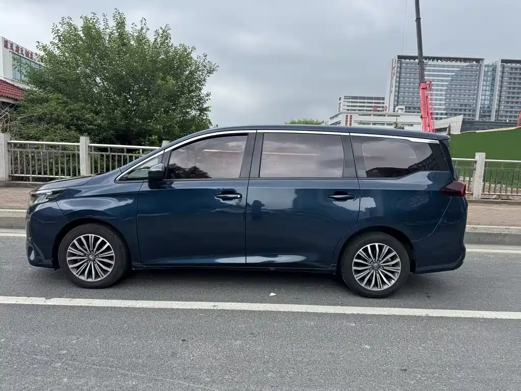 GAC M6 2019 270T DCT Premium （ мест） VI