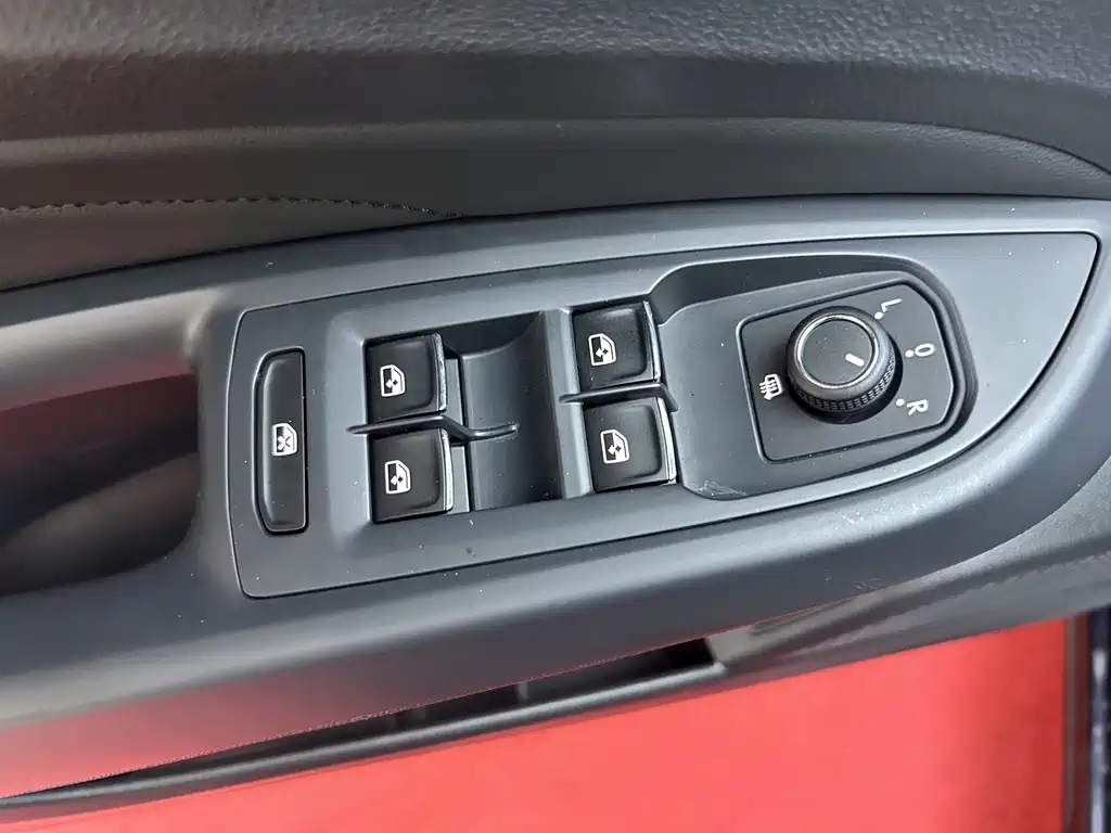 Volkswagen 帕萨特插电混动 — миниатюра 20