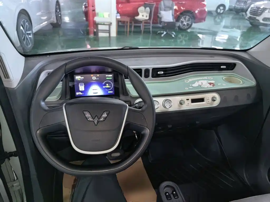 Wuling MINIEV — миниатюра 10
