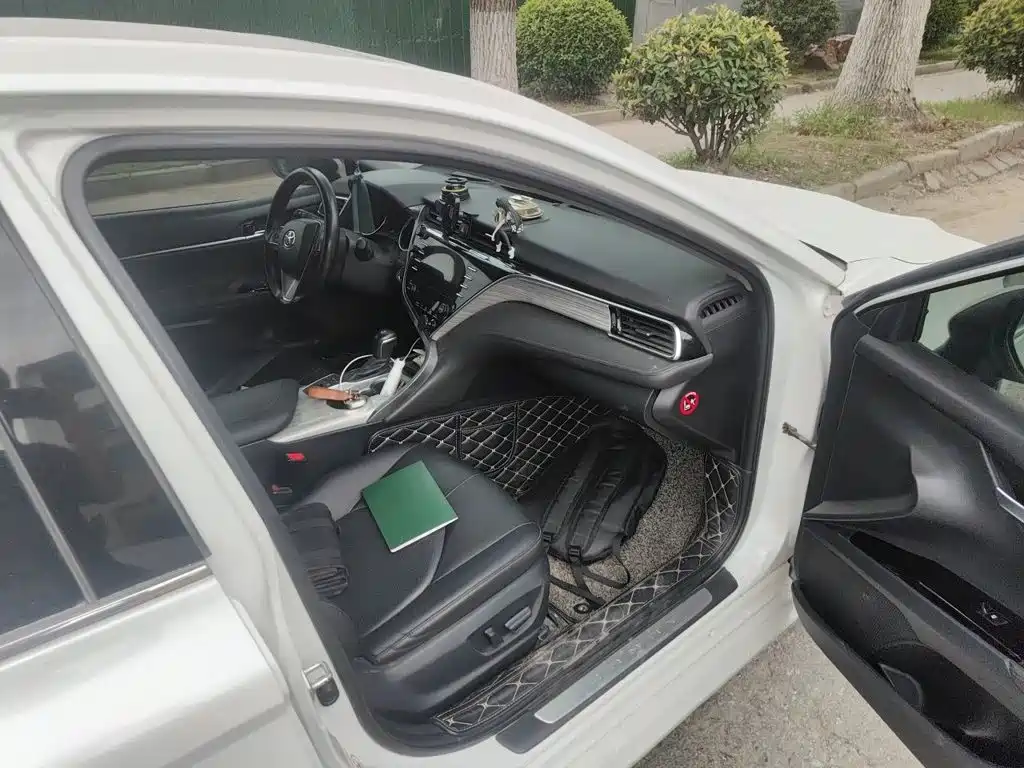 Toyota Camry — миниатюра 20
