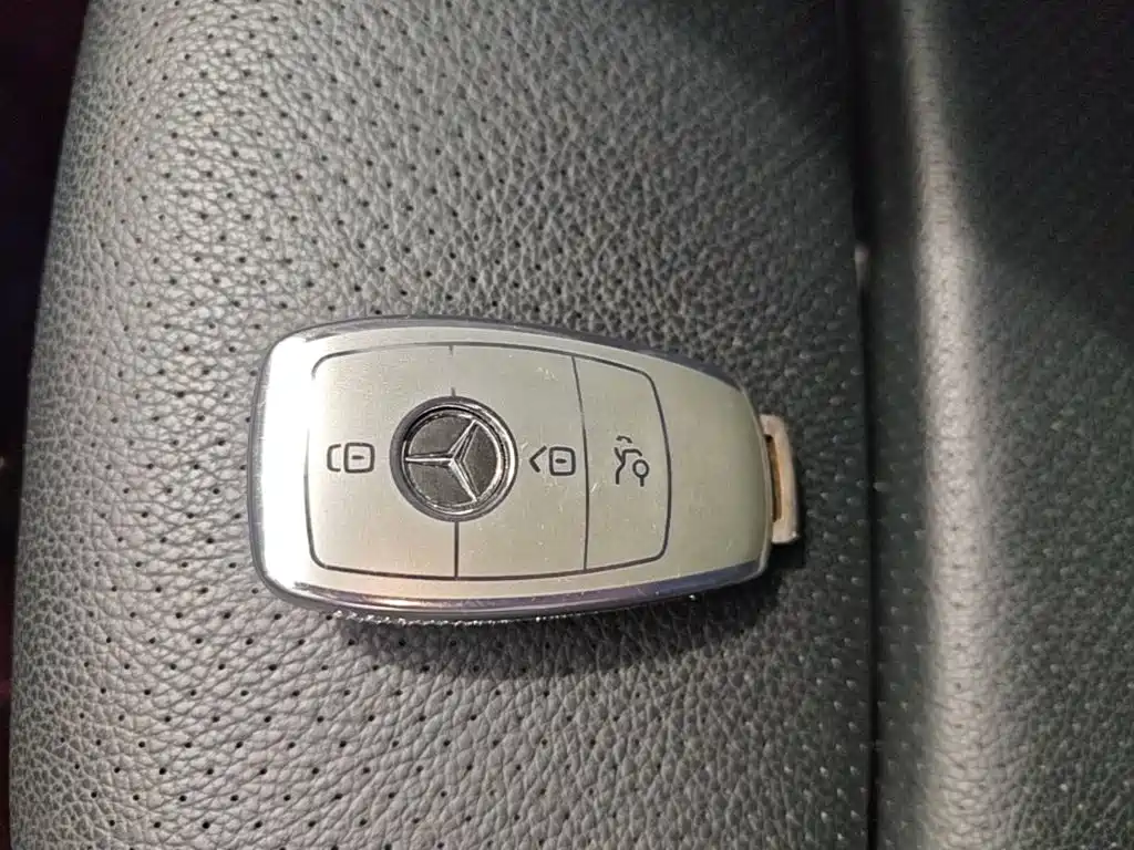Mercedes-Benz C-Class (Import) — миниатюра 9