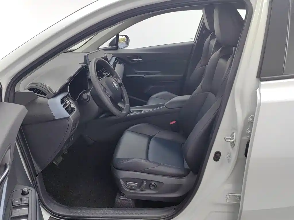 Toyota IZOA — миниатюра 10