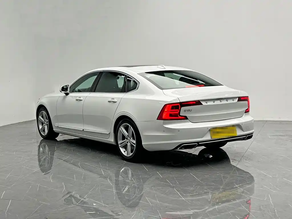 Volvo S90 — миниатюра 4