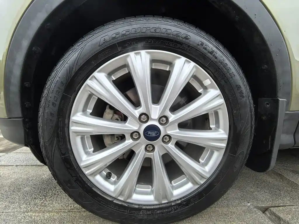 Ford Kuga — миниатюра 16