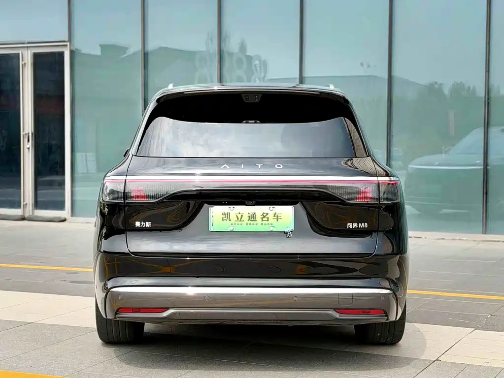 Aito M8 2025 Max+ 53.4kWh 5 мест (192 ）