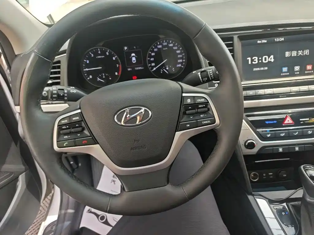 Hyundai Elantra — миниатюра 11