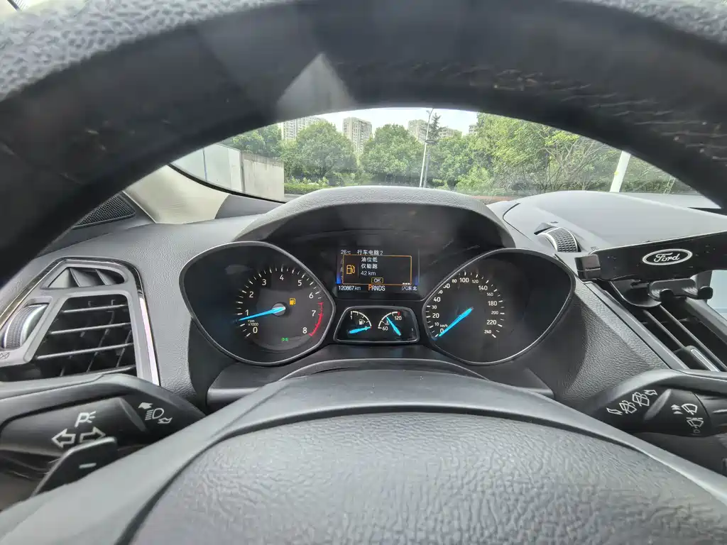 Ford Kuga — миниатюра 13