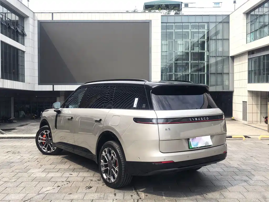Lynk & Co Рука 900. — миниатюра 7