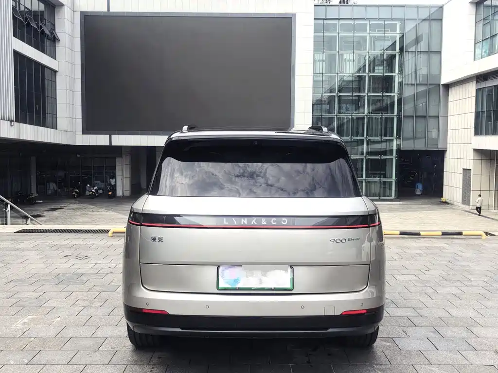 Lynk & Co Рука 900. — миниатюра 8