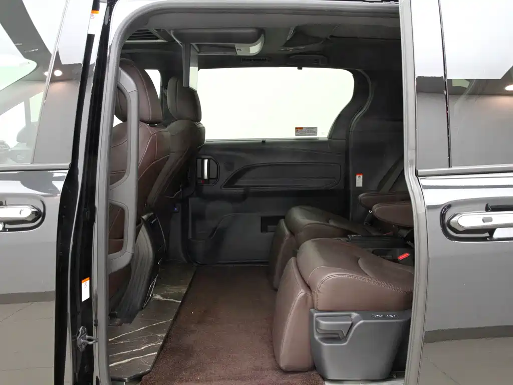 TOYOTA GREVIA