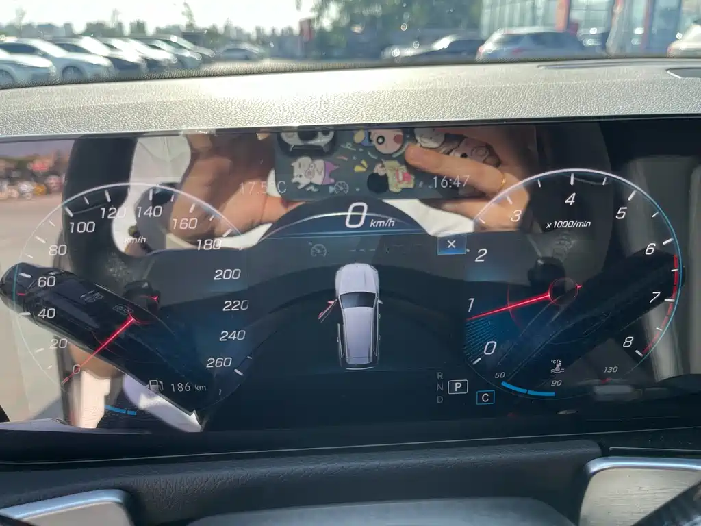 Mercedes-Benz GLB - фото 11