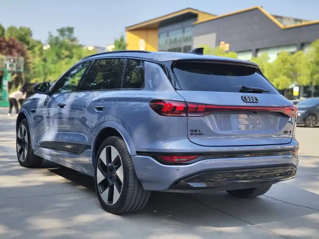 Audi Q6L e-tron
