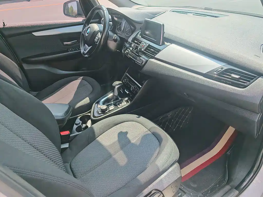 BMW 2 Series Active Tourer — миниатюра 11