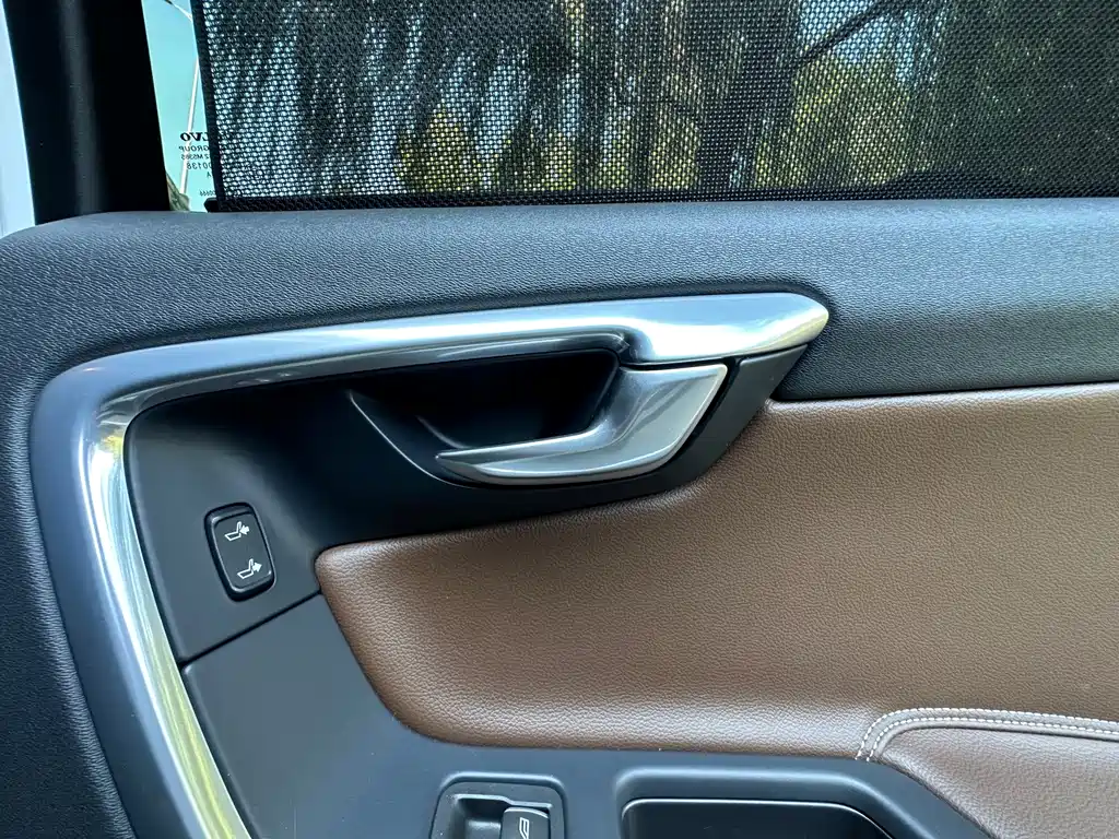 Volvo S60 PHEV — миниатюра 13