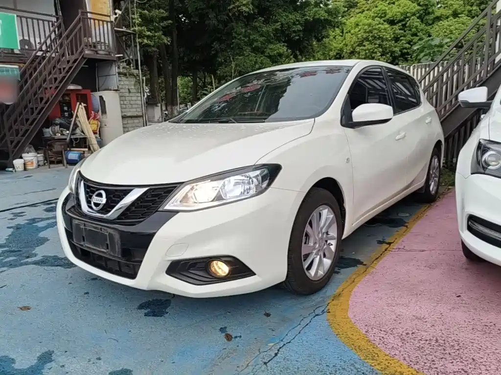 Nissan Tiida