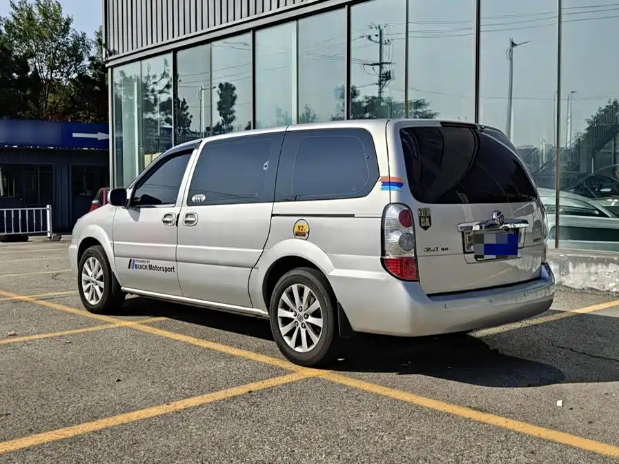 Buick GL8 — миниатюра 5
