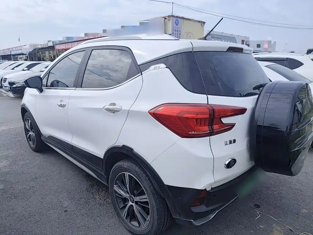 BYD Yuan EV — миниатюра 5