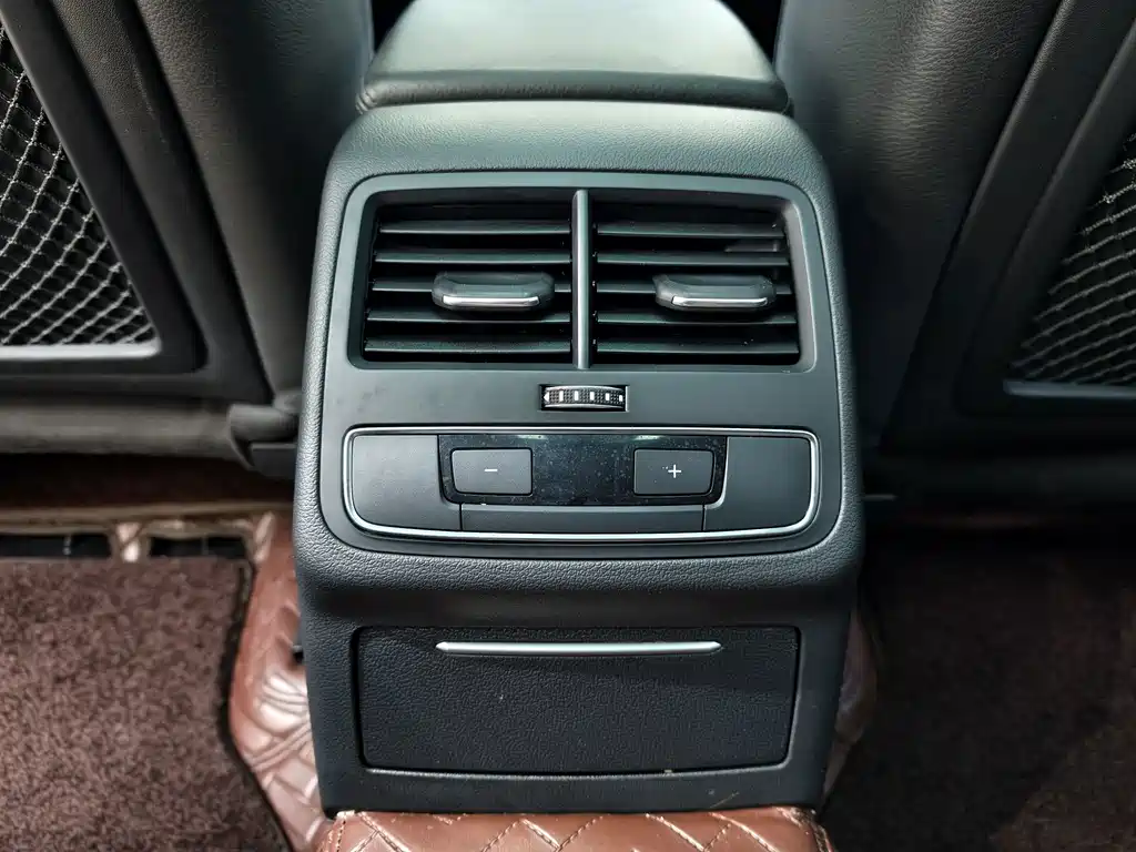 Audi A4L — миниатюра 12