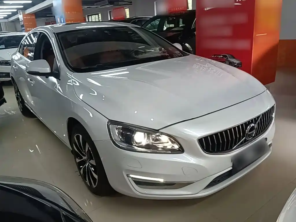 Volvo S60 — миниатюра 4