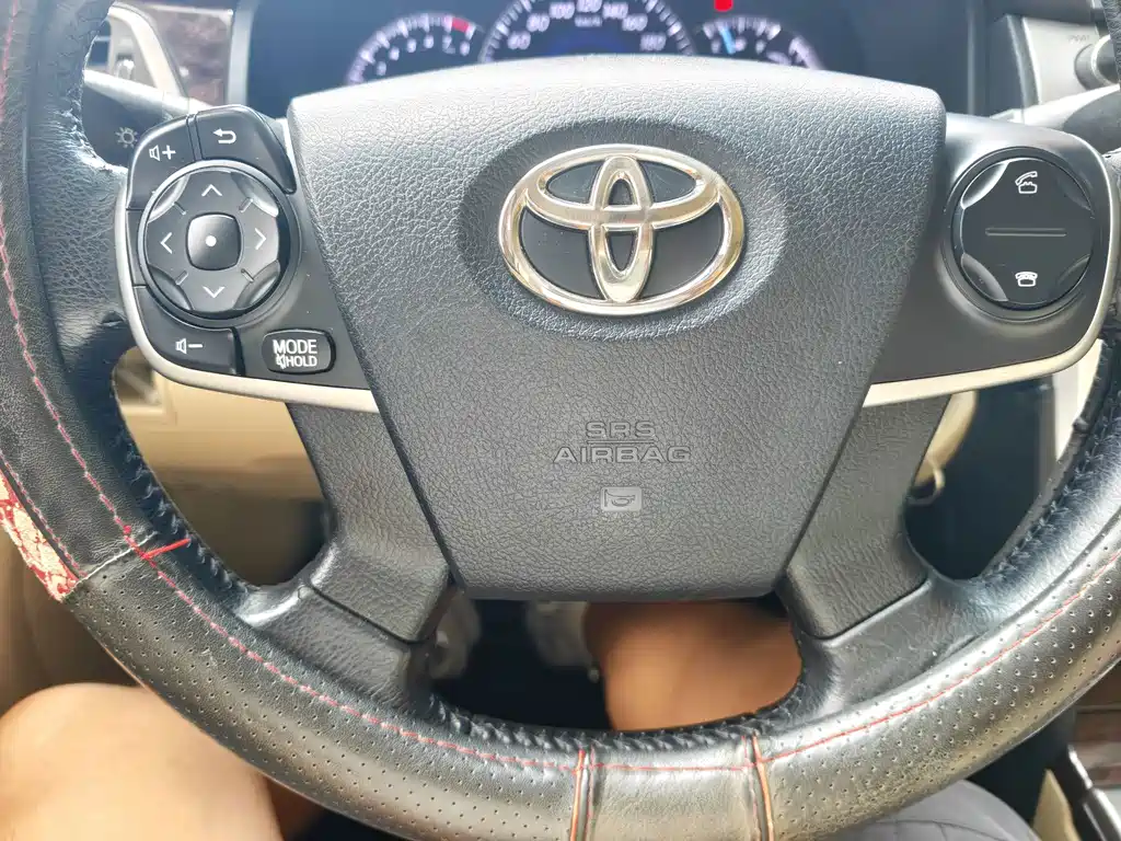 Toyota Camry — миниатюра 12