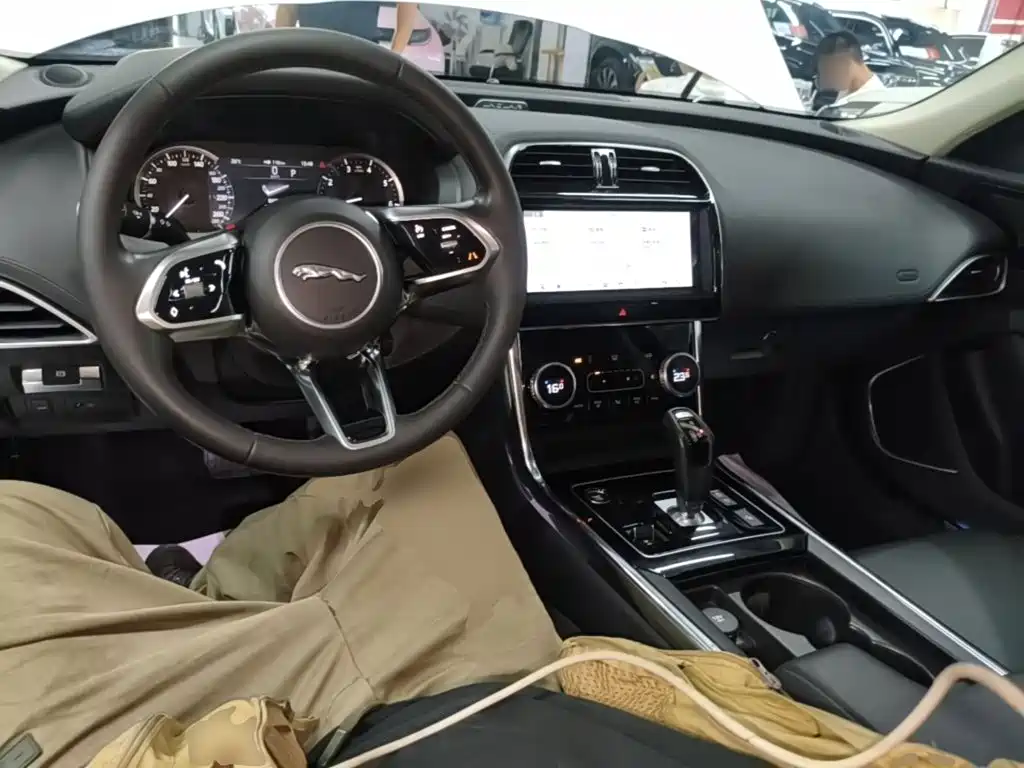 Jaguar XEL — миниатюра 10