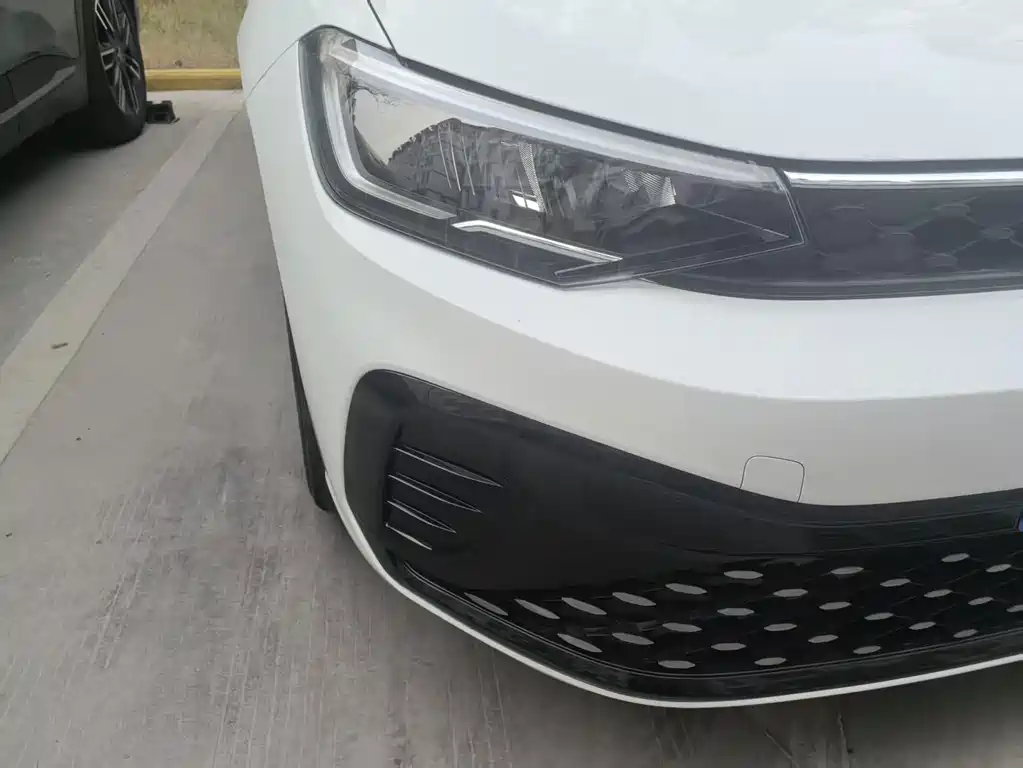 Volkswagen Lavida — миниатюра 10