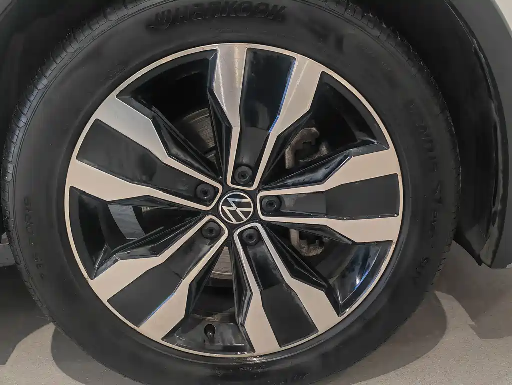 Volkswagen Tiguan L L 2023 380TSI AT R-Line 7 мест